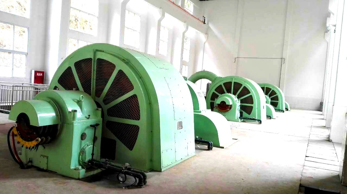 Kecepatan Pelton Turbine Generator 6-10kV Tegangan Nominal 500-3000r/min Kisaran Kecepatan