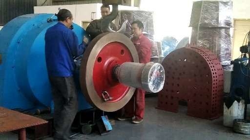 Turbin air berwarna 200kw-20mw Daya Output Operasi Indoor / Outdoor