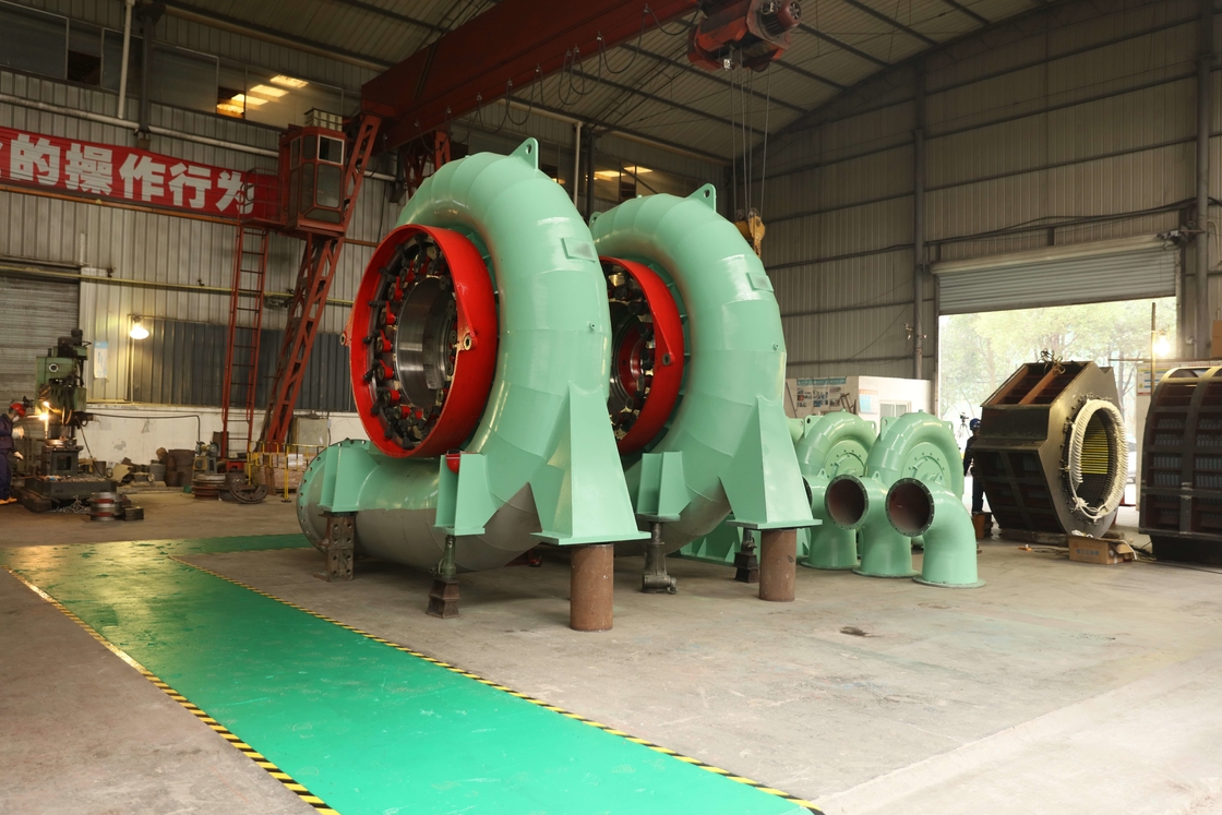 Generator Turbin Air Tegangan dengan Custom Color Brushless Excitation Air/Water Cooling