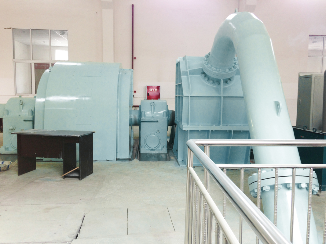 Generator Turbin Air Tegangan dengan Custom Color Brushless Excitation Air/Water Cooling