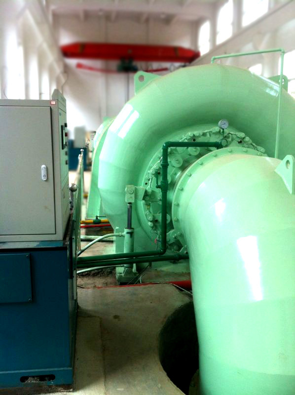 Vertikal Francis Water Turbine Generator 450-1000RPM Kecepatan Nominal 400V 800V 6.3kV 10kV Tegangan