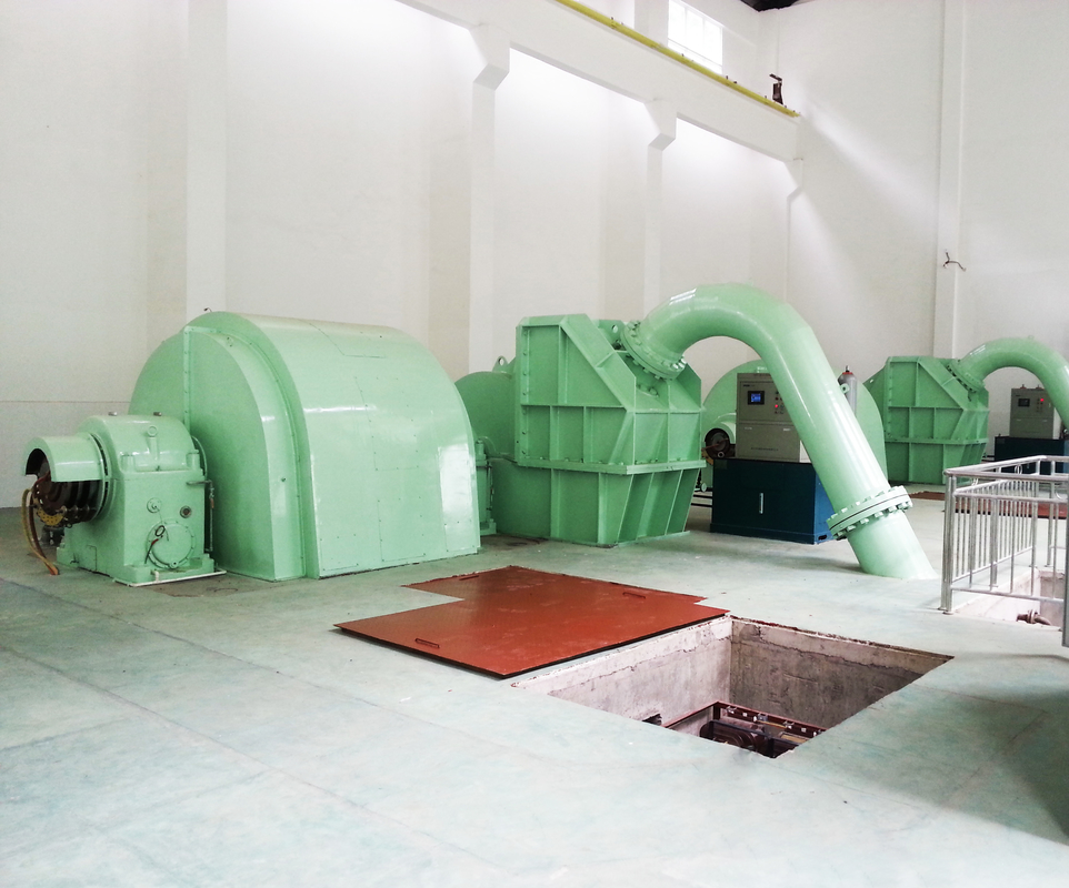 Kecepatan standar 6-10kV Pelton Hydroturbine Generator Unit Dengan Udara / Minyak Pendingin Micro Governor