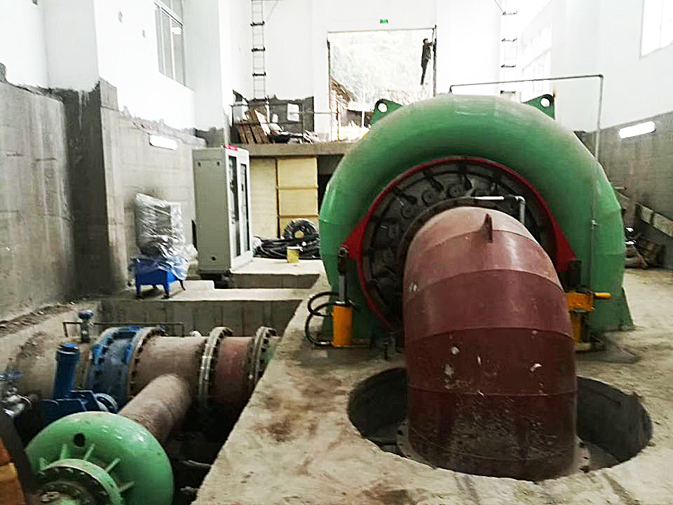 Mode Eksitasi Disesuaikan Turbin Air Generator 200kw-20mw Daya Keluar Instalasi horizontal