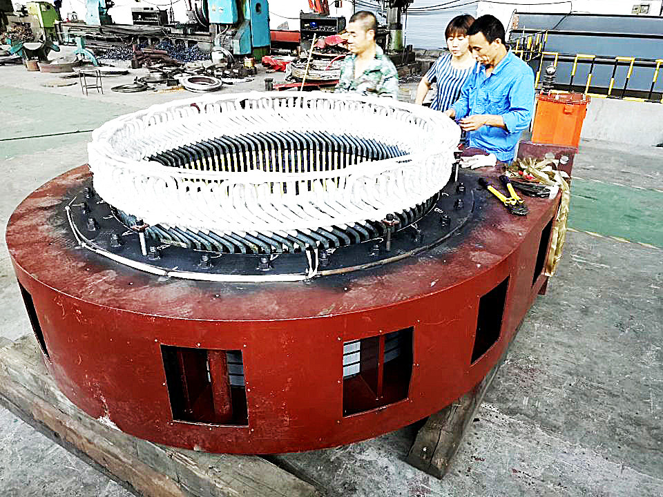 Kontrol otomatis generator turbin air untuk instalasi dalam ruangan/luar ruangan