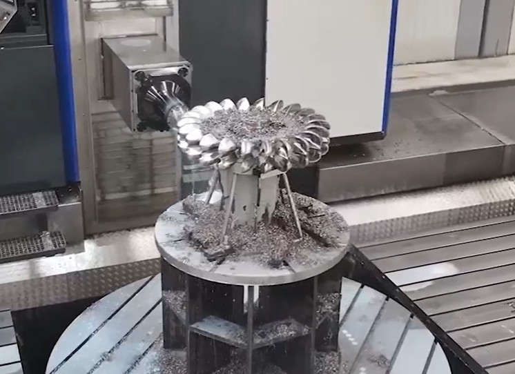 Tembaga Cast Pelton Wheel Turbine Generator Listrik 100A-1000A 100KW-50MW Untuk Generasi Listrik