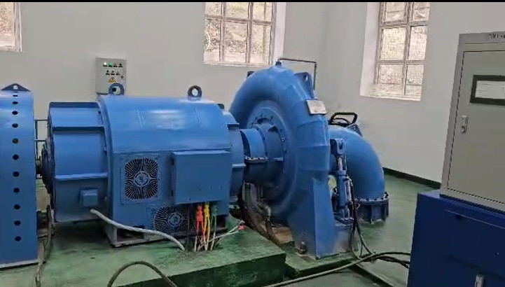 100KW-3MW Hydro Turbine Generator Dengan Klep Kupu-kupu Dan Governor Mikrokomputer Hidraulik Tinggi