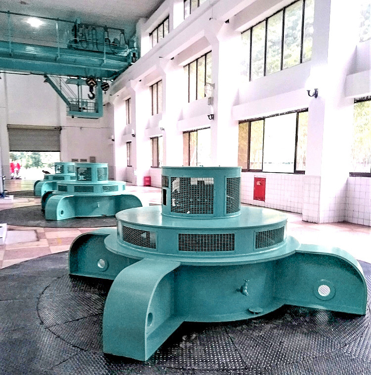 Generator turbin air yang sangat tahan lama Diperlukan pemeliharaan teratur Lebih dari 30 Tahun Waktu Hidup 0.1 Aliran