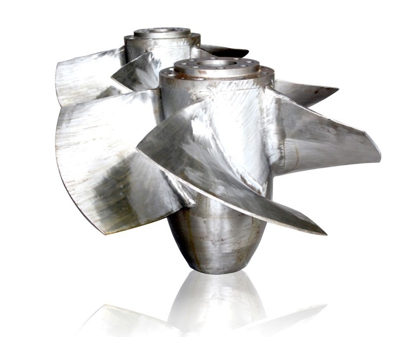 Stainless Steel Runner Materials Pelton Turbine Generator Untuk 100m Untuk 700m Kepala Desain