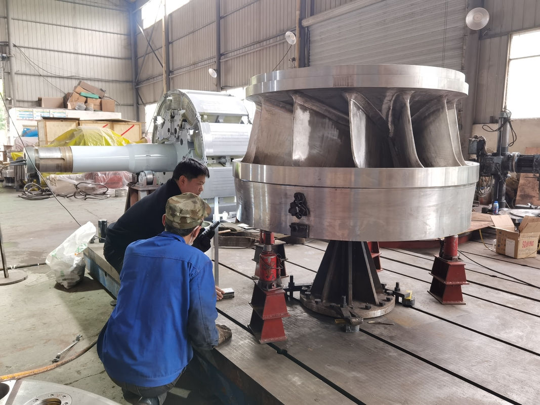 Generator Turbin Hidro yang tersedia secara luas dengan efisiensi 90-96% untuk solusi khusus