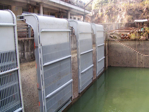 Mesin Pembersih Rak Sampah OEM dengan Ketebalan 4,5 hingga 16 Mm dan Interval Kisi 0,39 hingga 15mm untuk Pemeliharaan Intake Air