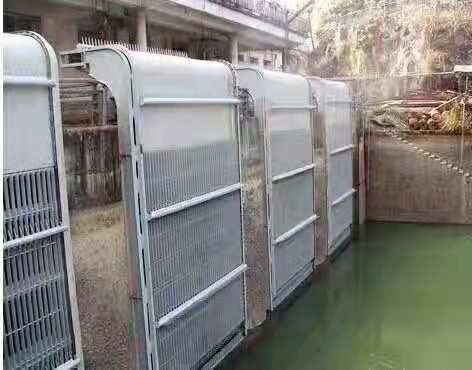 4.5 sampai 16 mm Ketebalan Mesin pembersih rak sampah dengan dimensi yang dapat disesuaikan dan operasi ramah lingkungan