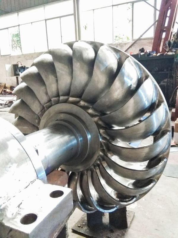 400-600 mm diameter pipa Turgo Turbine Generator Peralatan tenaga air yang dirancang untuk memaksimalkan output energi dan keandalan
