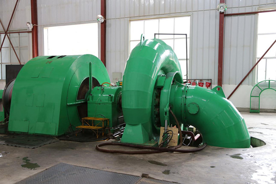 Power Francis Turbine Generator 400V-10kV 450-1000RPM 300KW-20MW 20m-300m Kepala