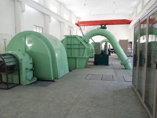 100kw-50mw 6-10kV F Frekuensi Nominal Pelton Turbine Generator Dengan Riner Baja Rinsing